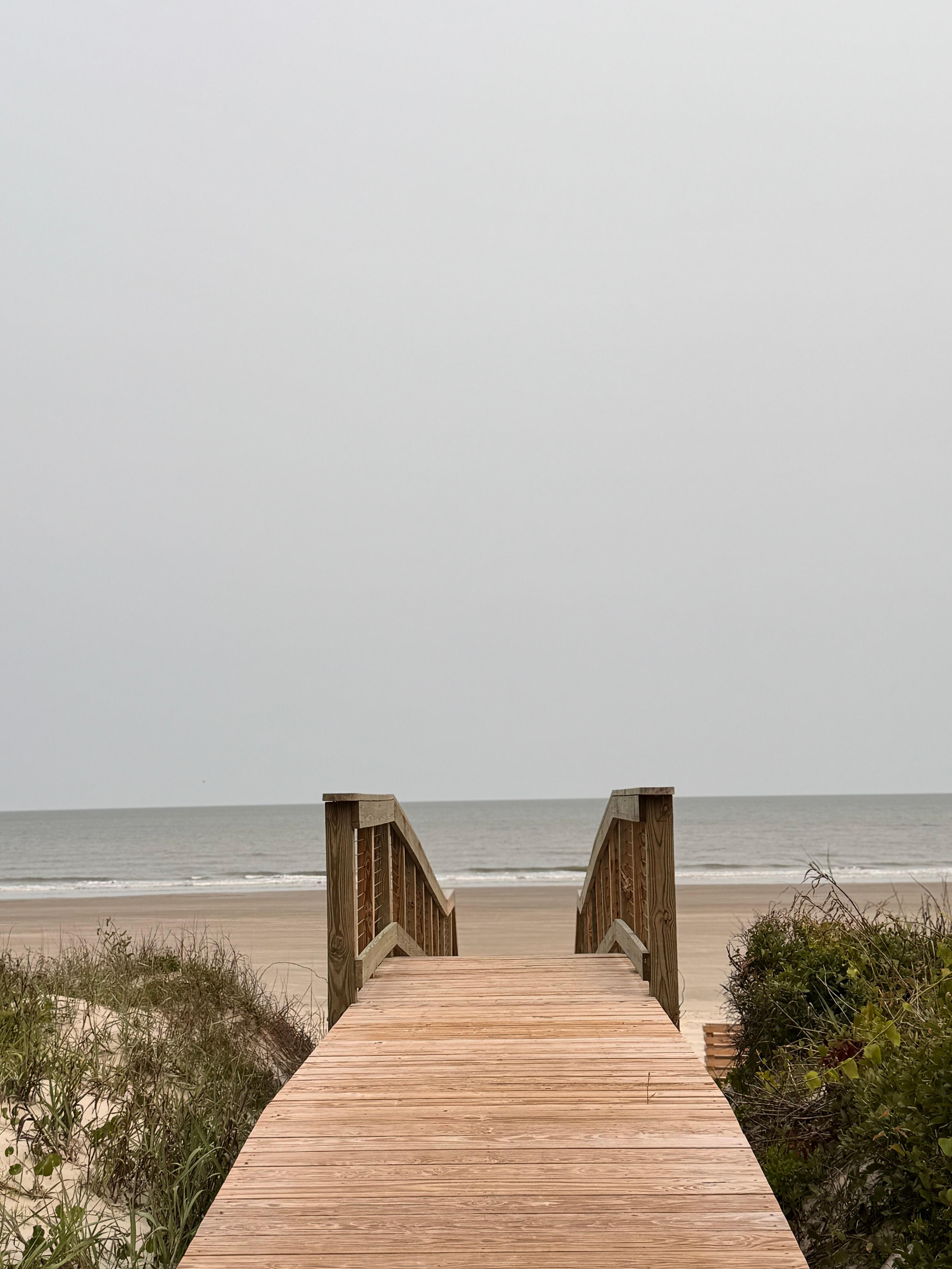 Path to the ocean nearby