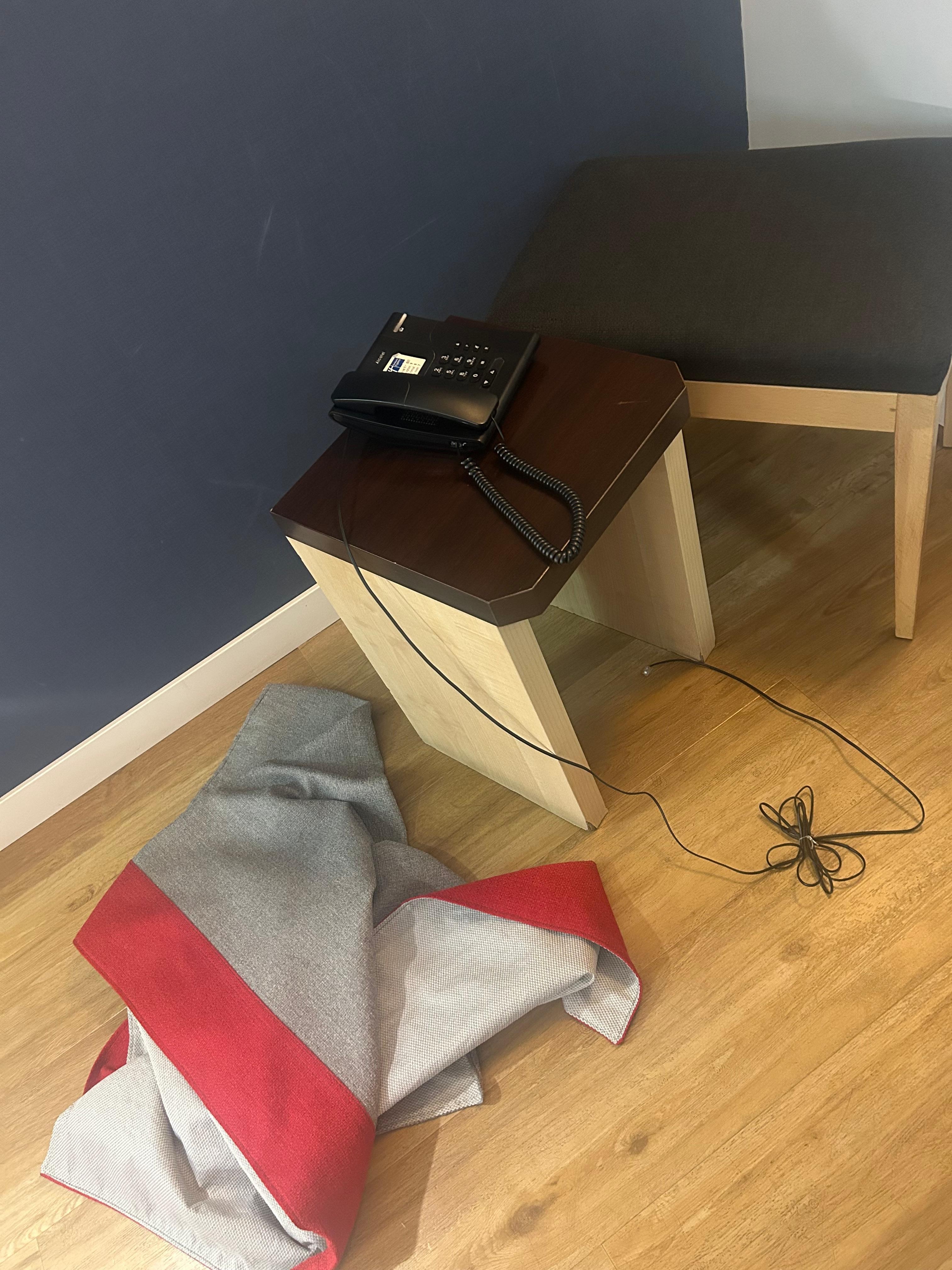 the untidy and messed up room.