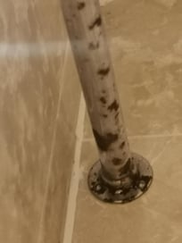 Tringle du rideau de douche