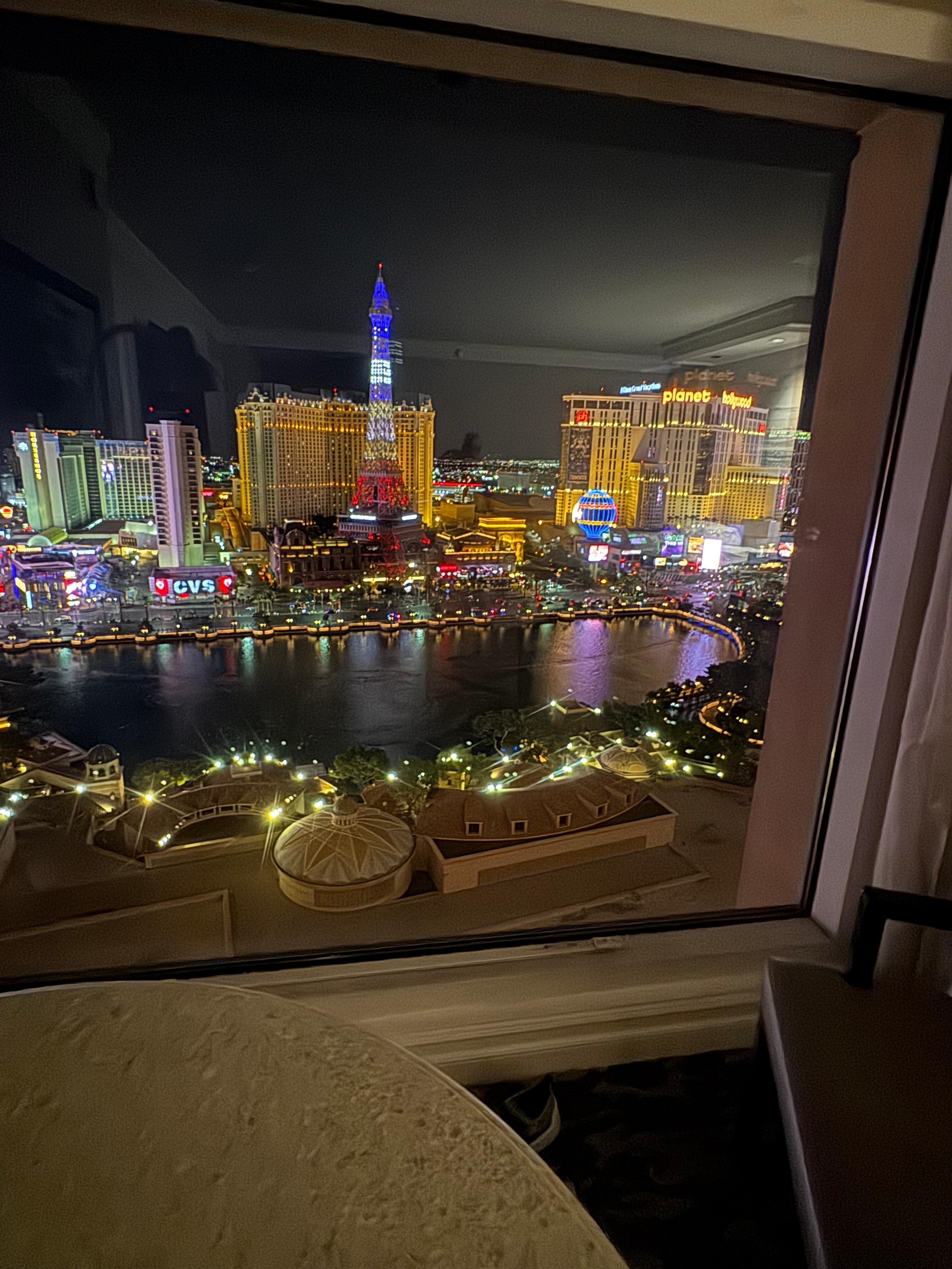 Nite view from 22nd floor rm.