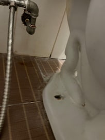 ボルトの抜けている左部分