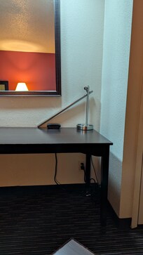 Broken desk lamp in the second room.