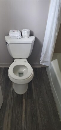 no lid for the toilet