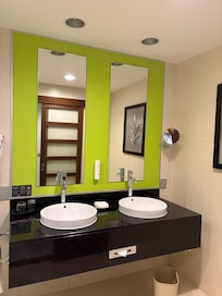 Bathroom his and her sinks. The bathroom was a good size
