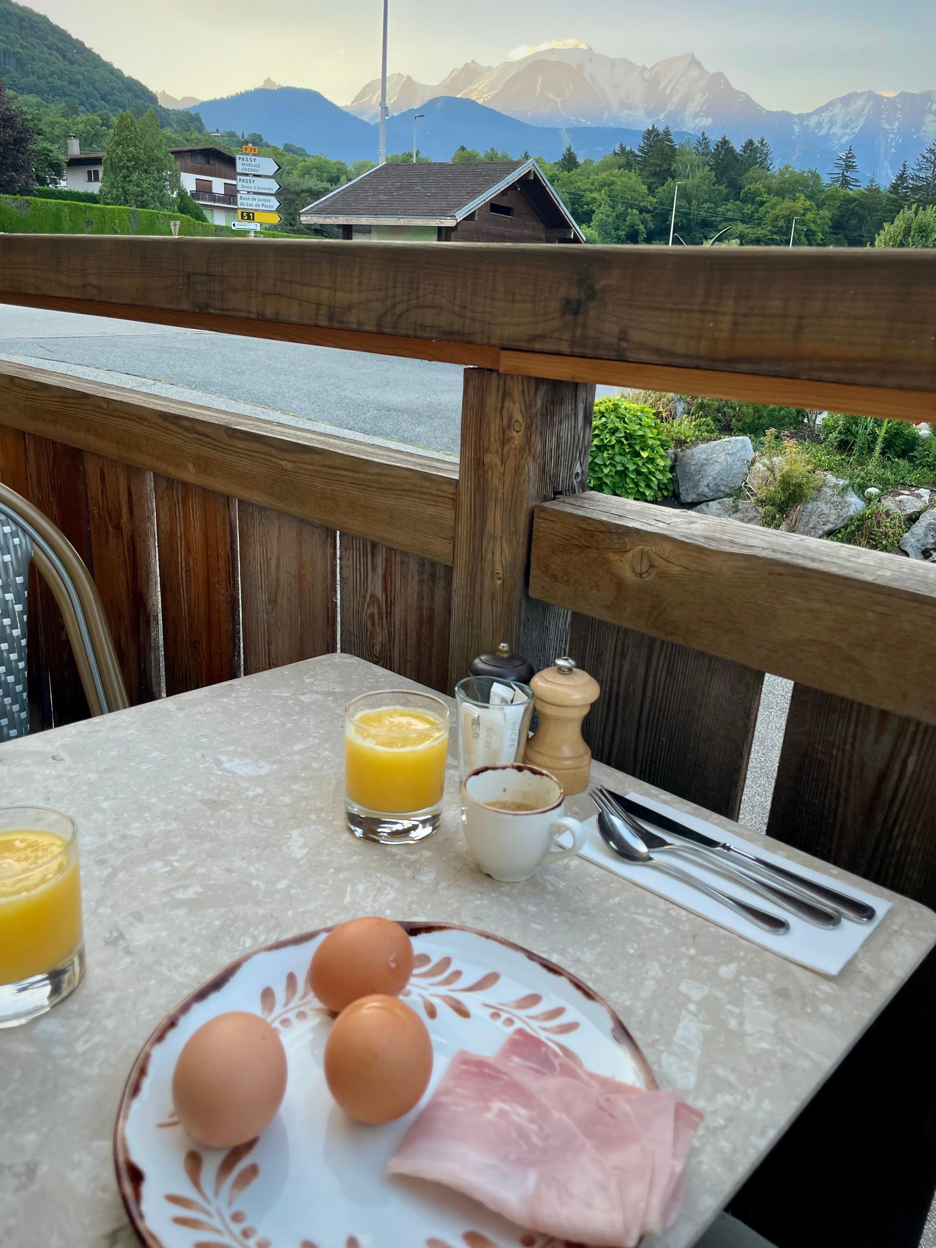 Eating with a view of My Blanc