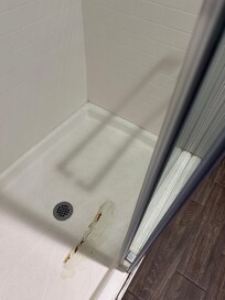 Tub was dirty and mold