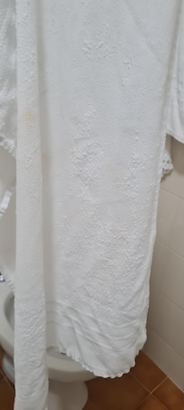 Toalhas igual um pano de chão. Desgastadas, finas e pequenas.