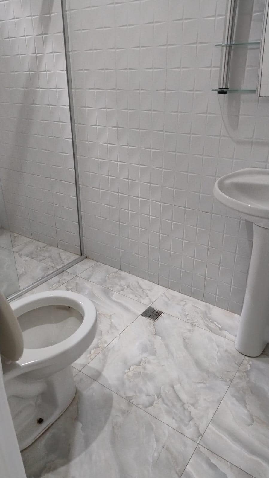 Baño amplio y limpio