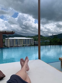 Infinity pool that was heated🥰