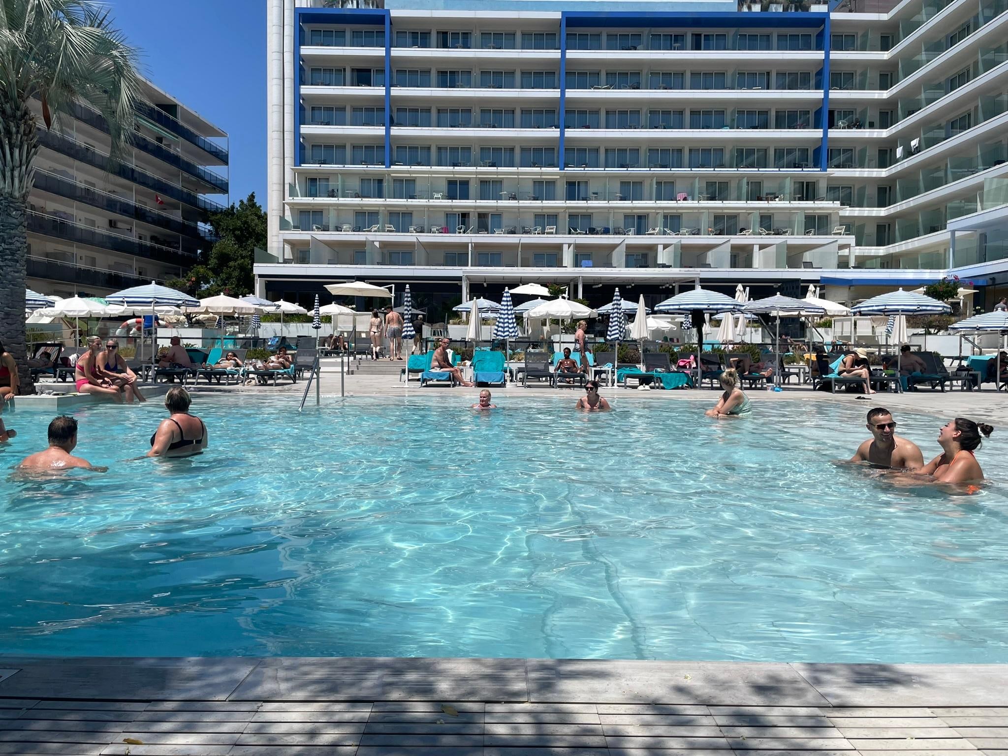 Large, very clean pool.