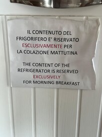 朝食の時間帯は使えません。