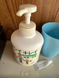 洗手皂液瓶已經破爛