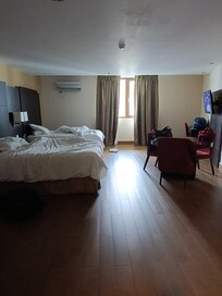 Habitación grande y camas muy comodas