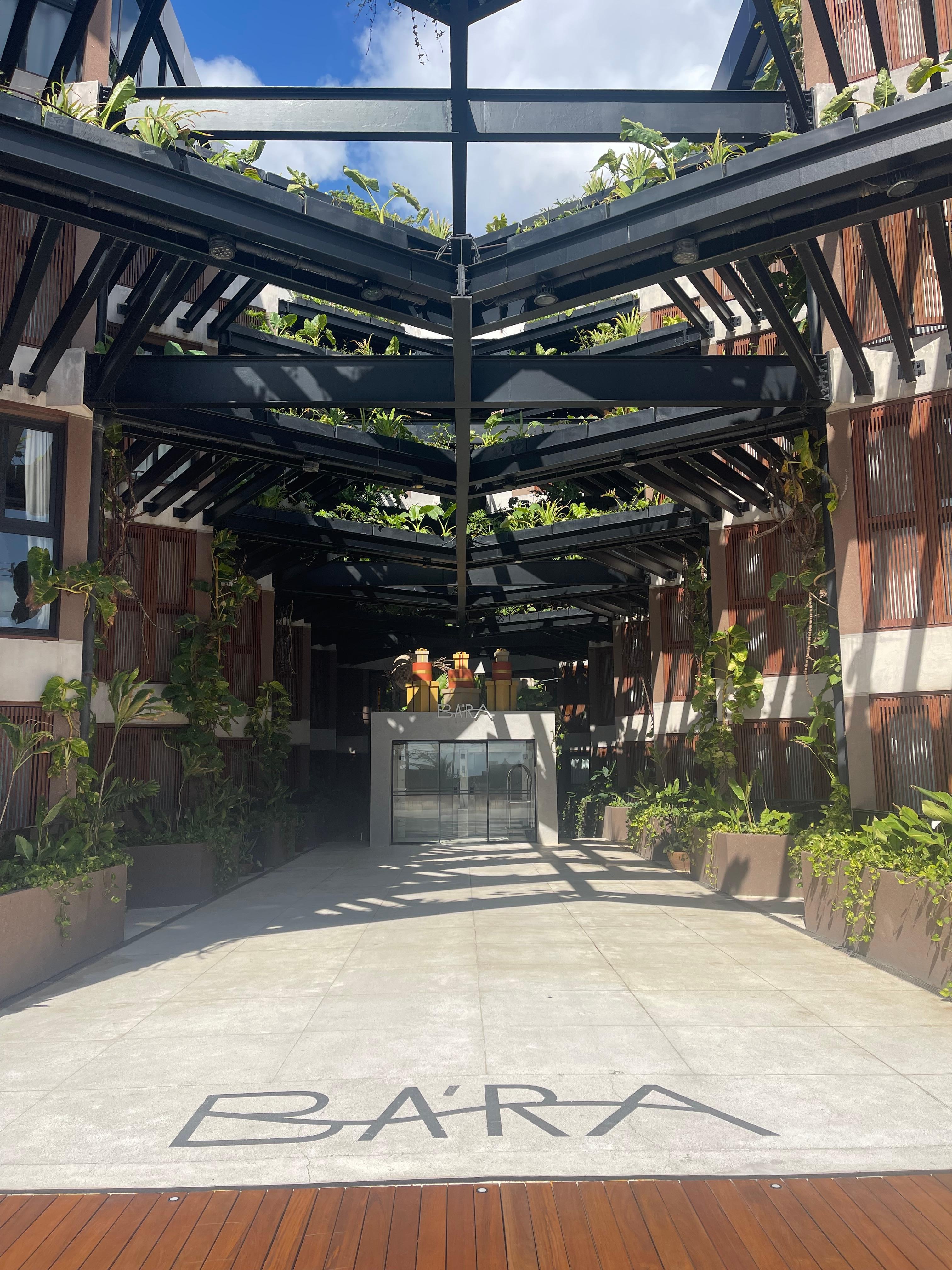 Pórtico da Entrada de acesso ao hotel