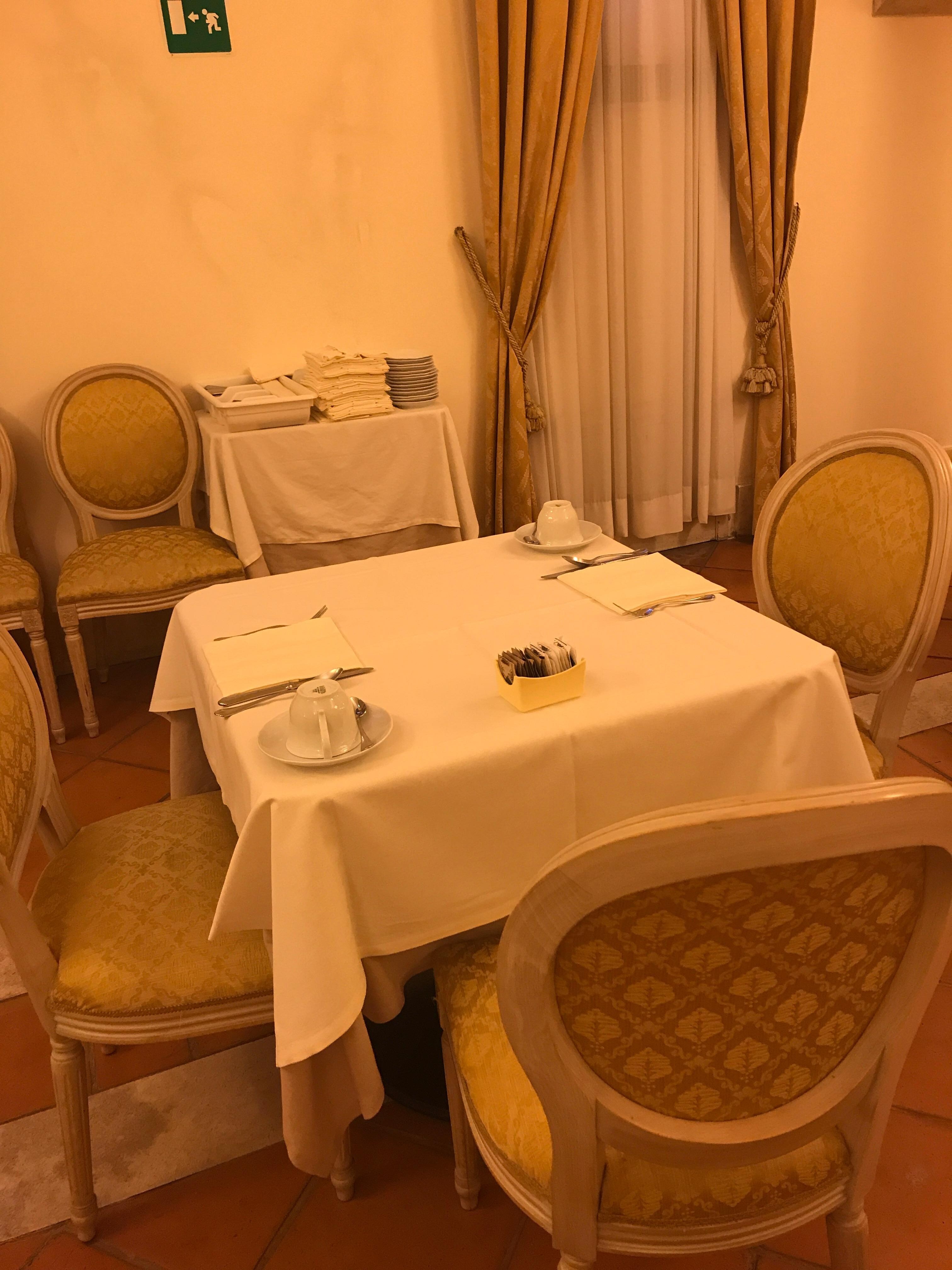 Breakfast room