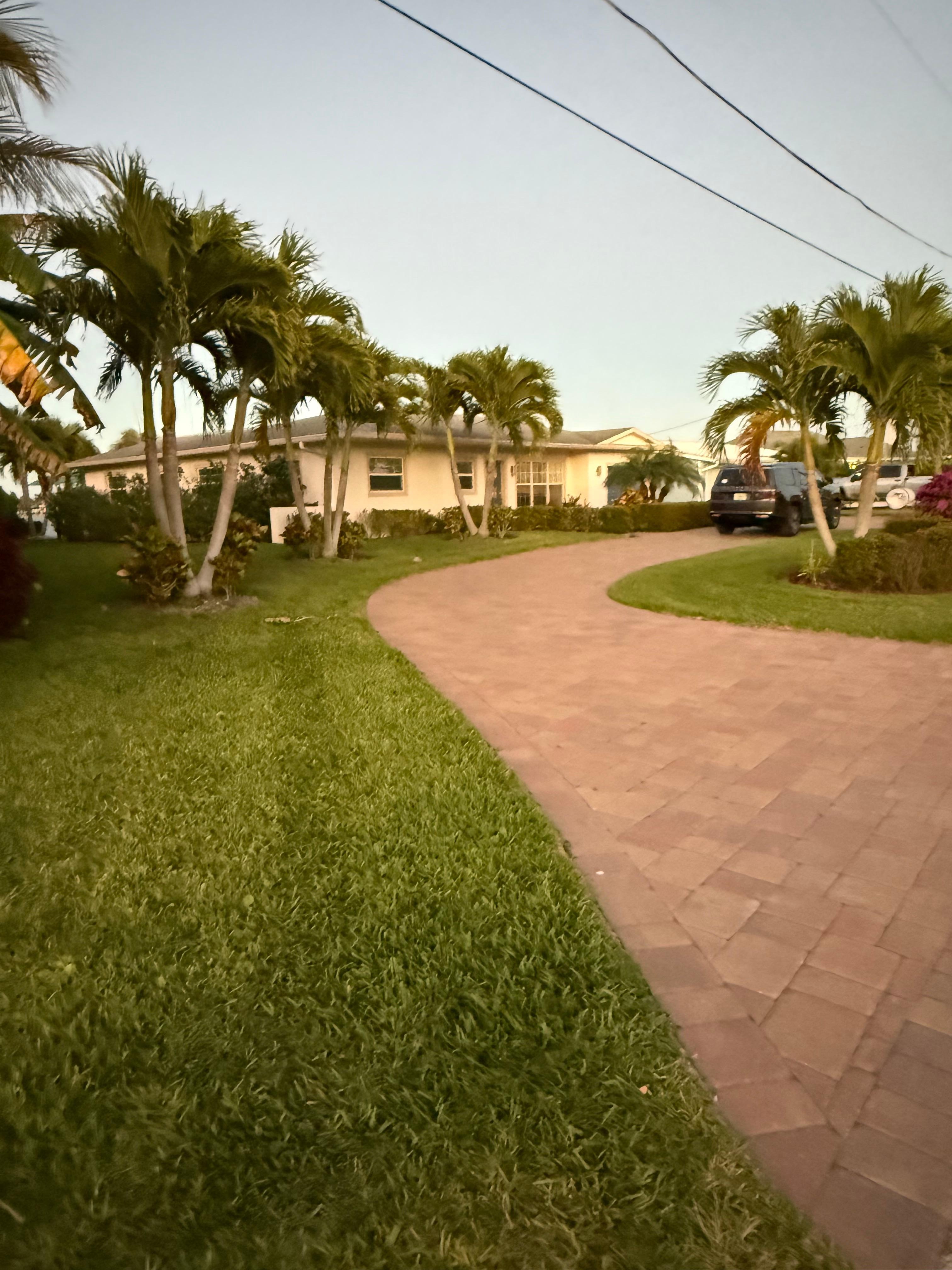 Love the half circle driveway!