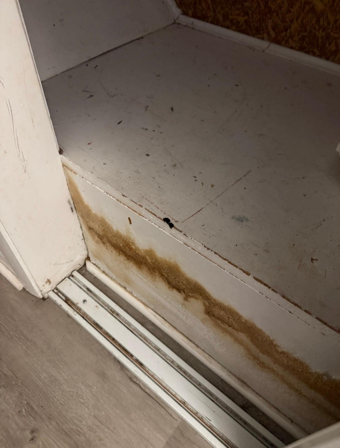 Closet was filthy, we couldn’t even use!🤢