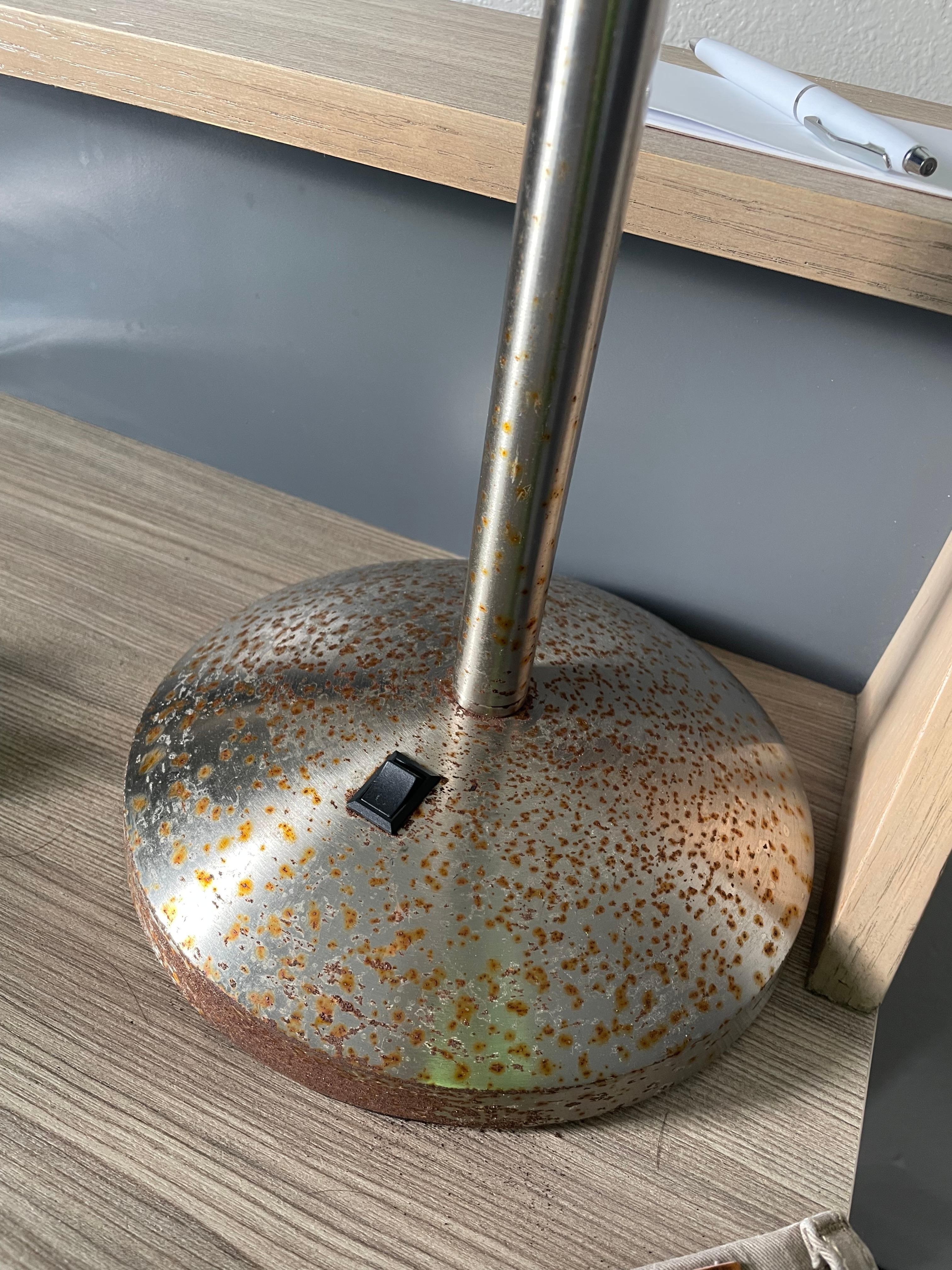 Corroded fittings and lamps. 