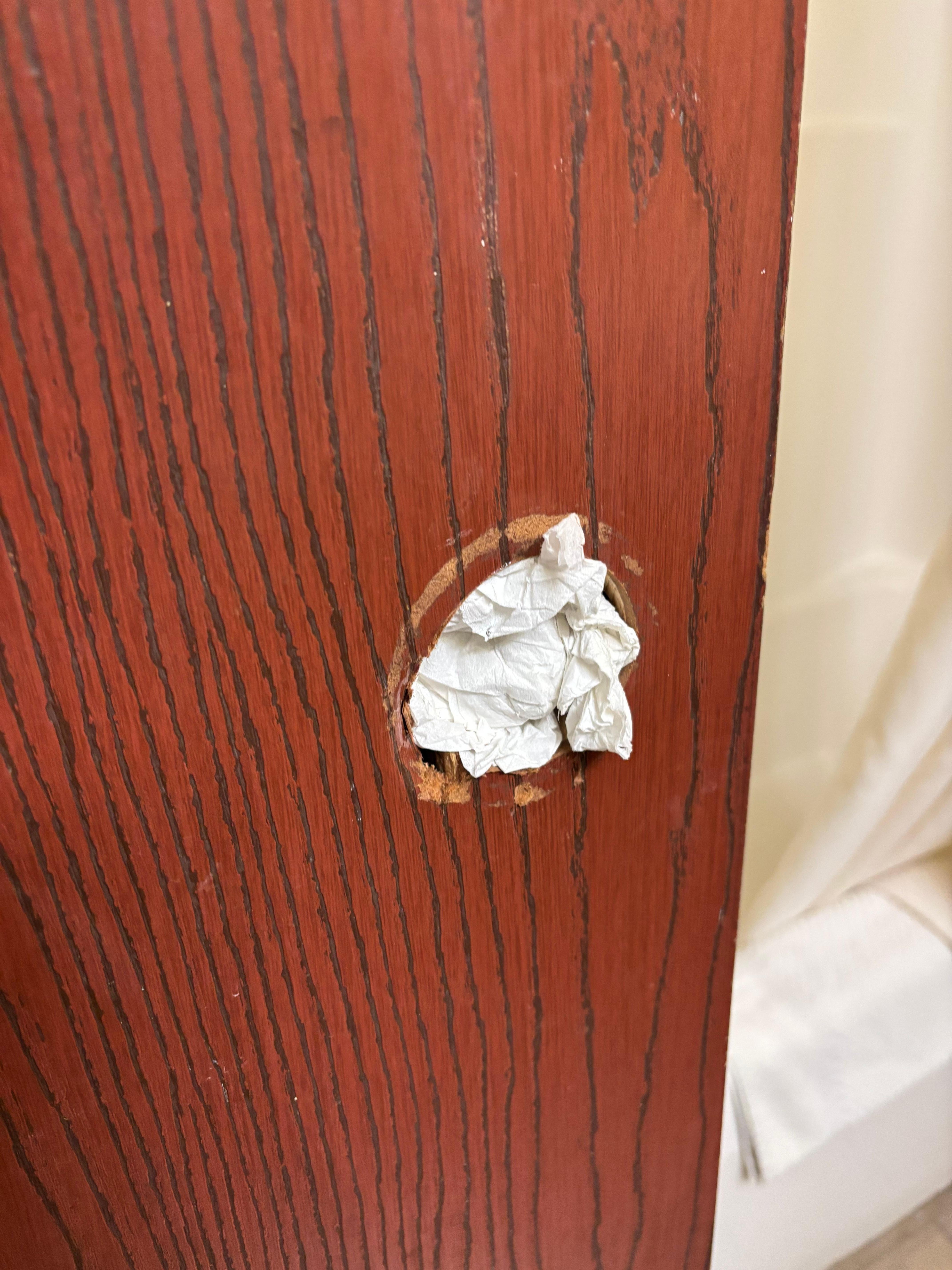 Missing door handle to bathroom 