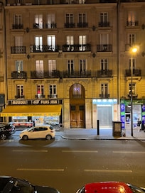 Frente ao quarto