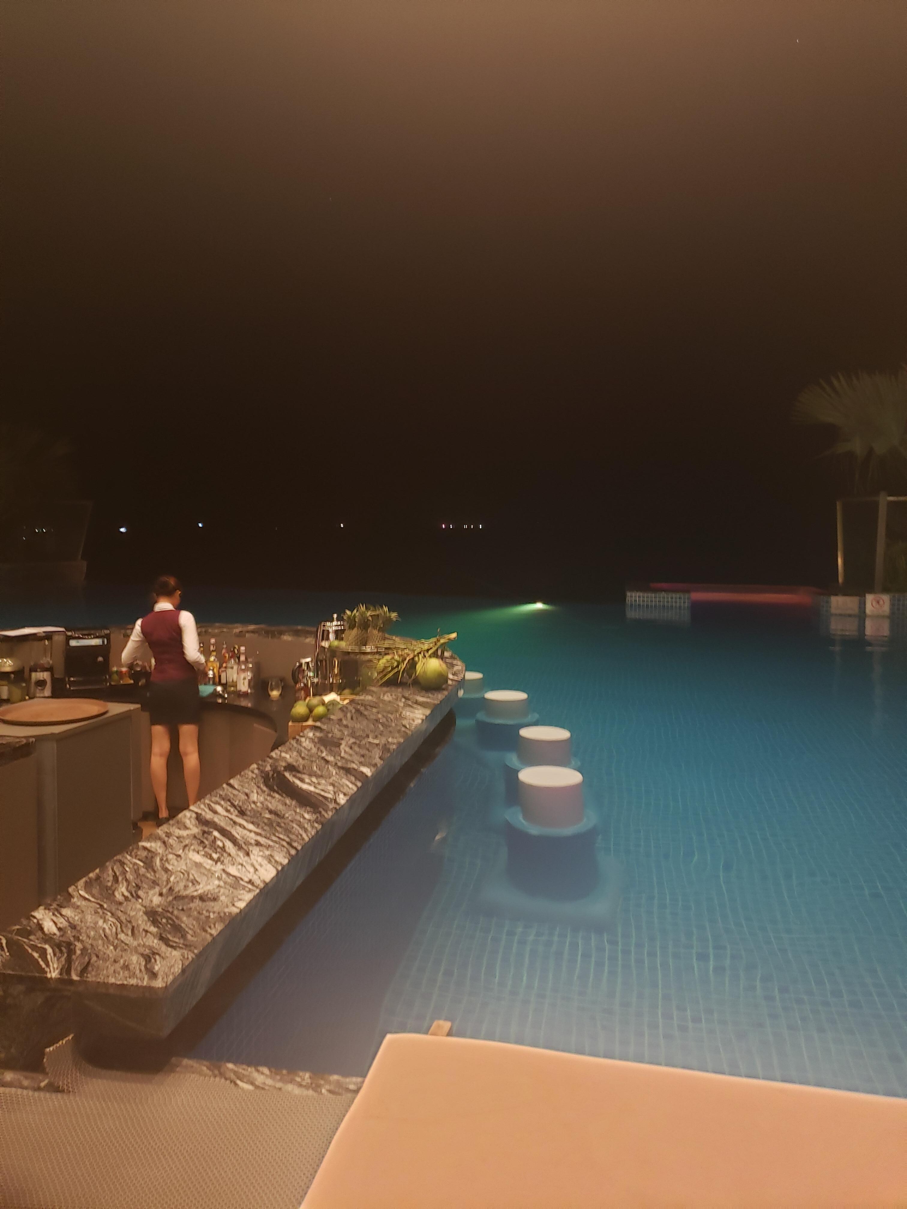 pool&bar