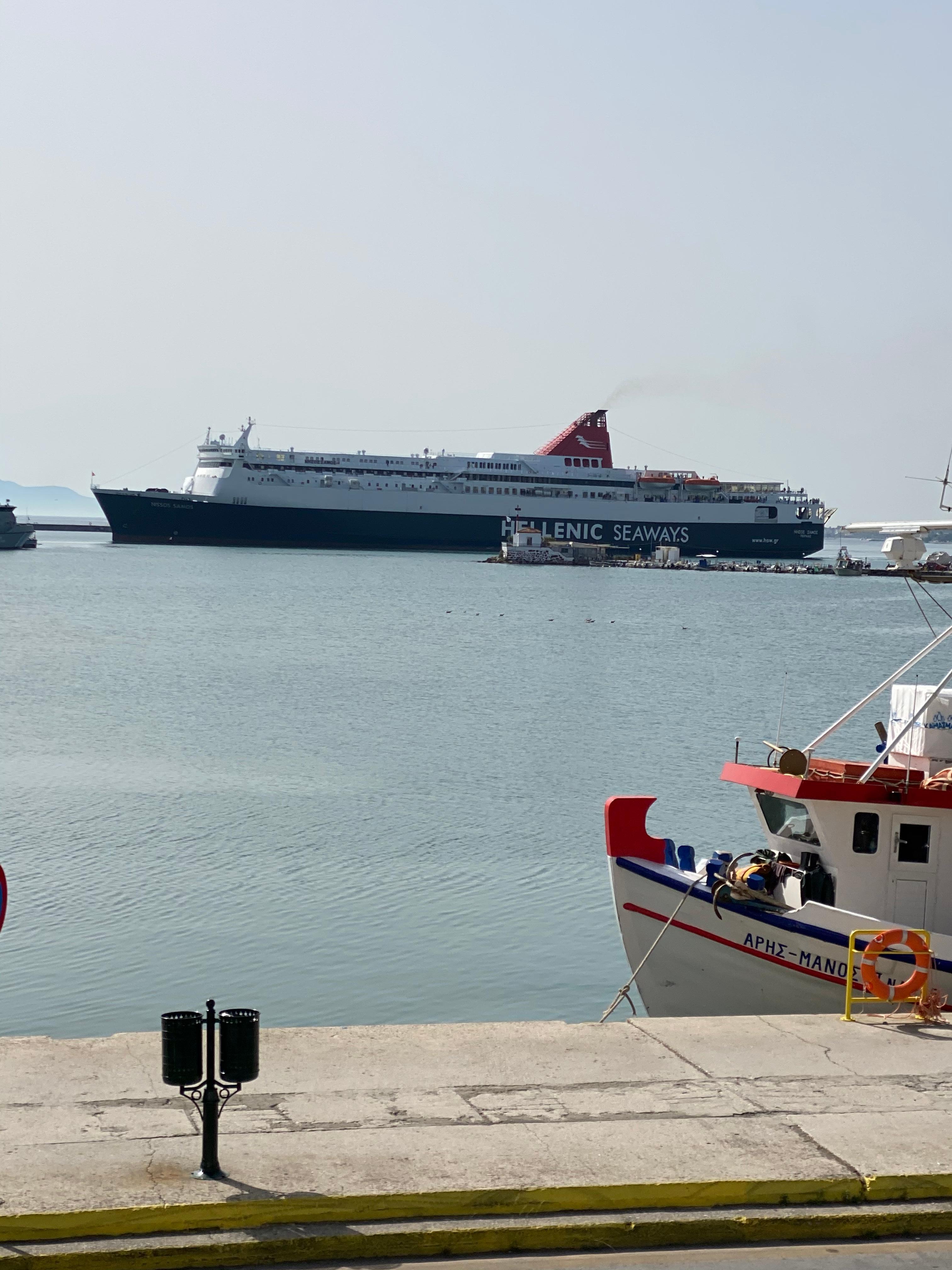 Utsikt til havnen fra terasse