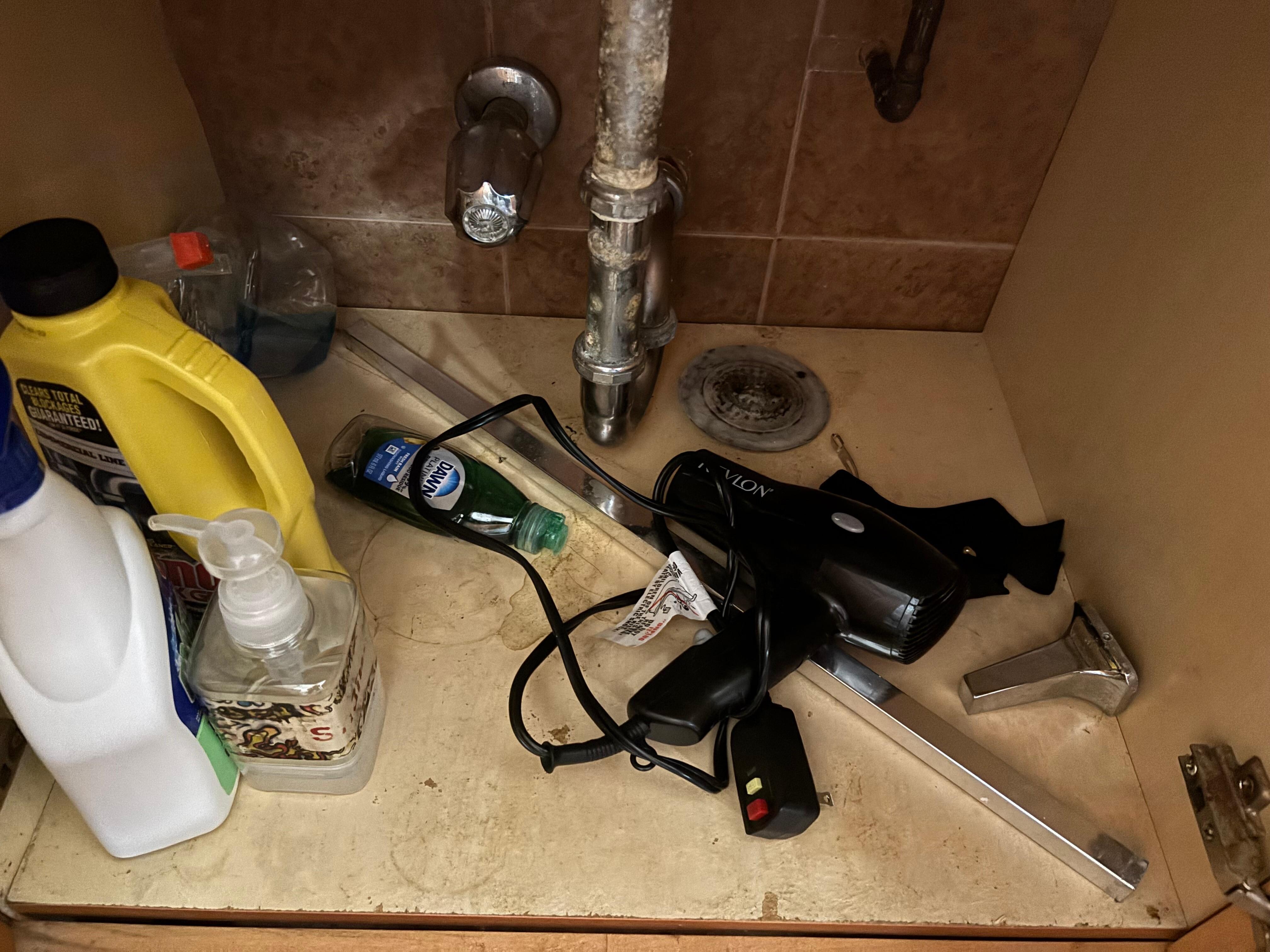 Broken dryer and set of supplies for an 8 night stay. 