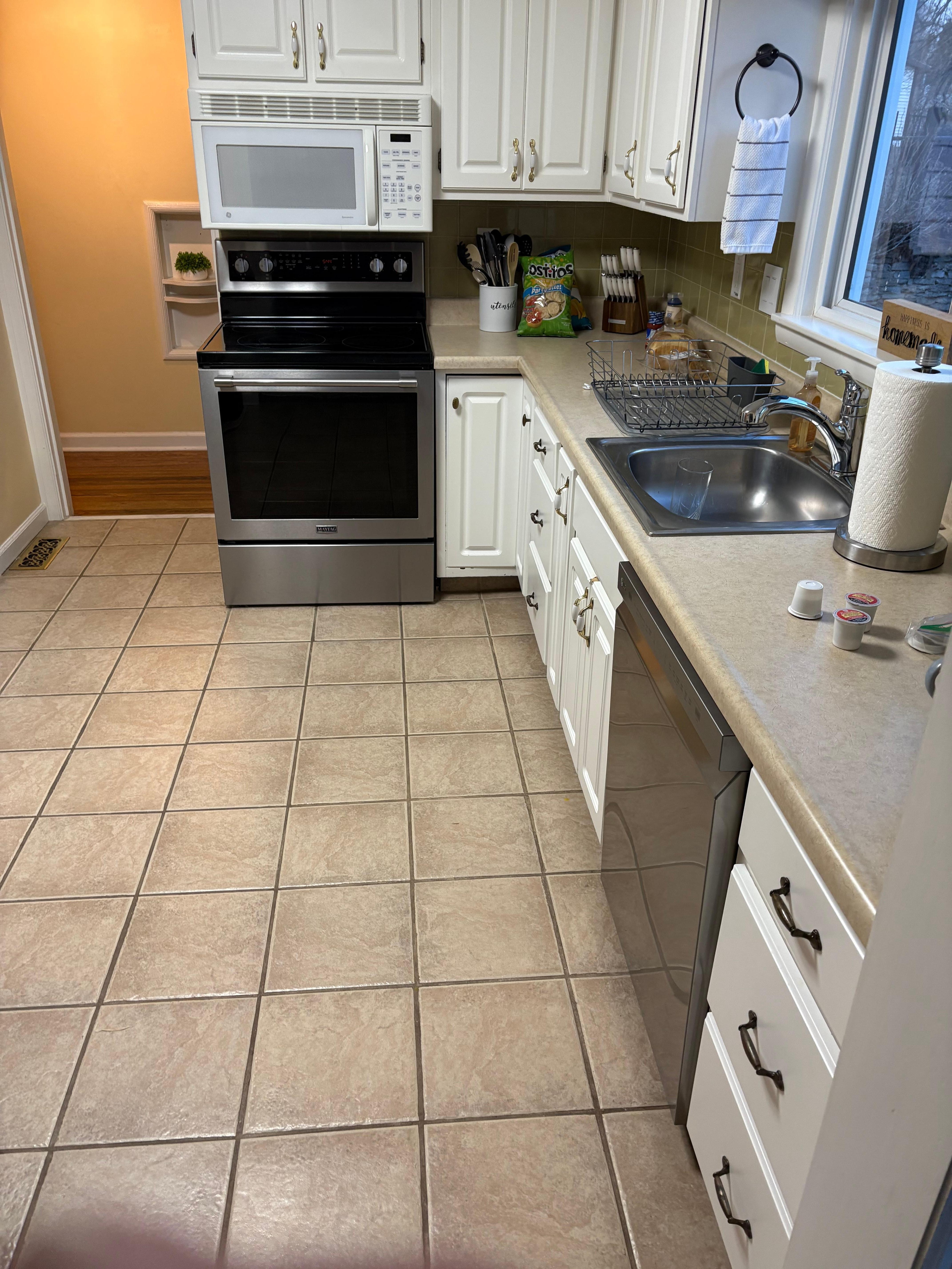 Well supplied kitchen