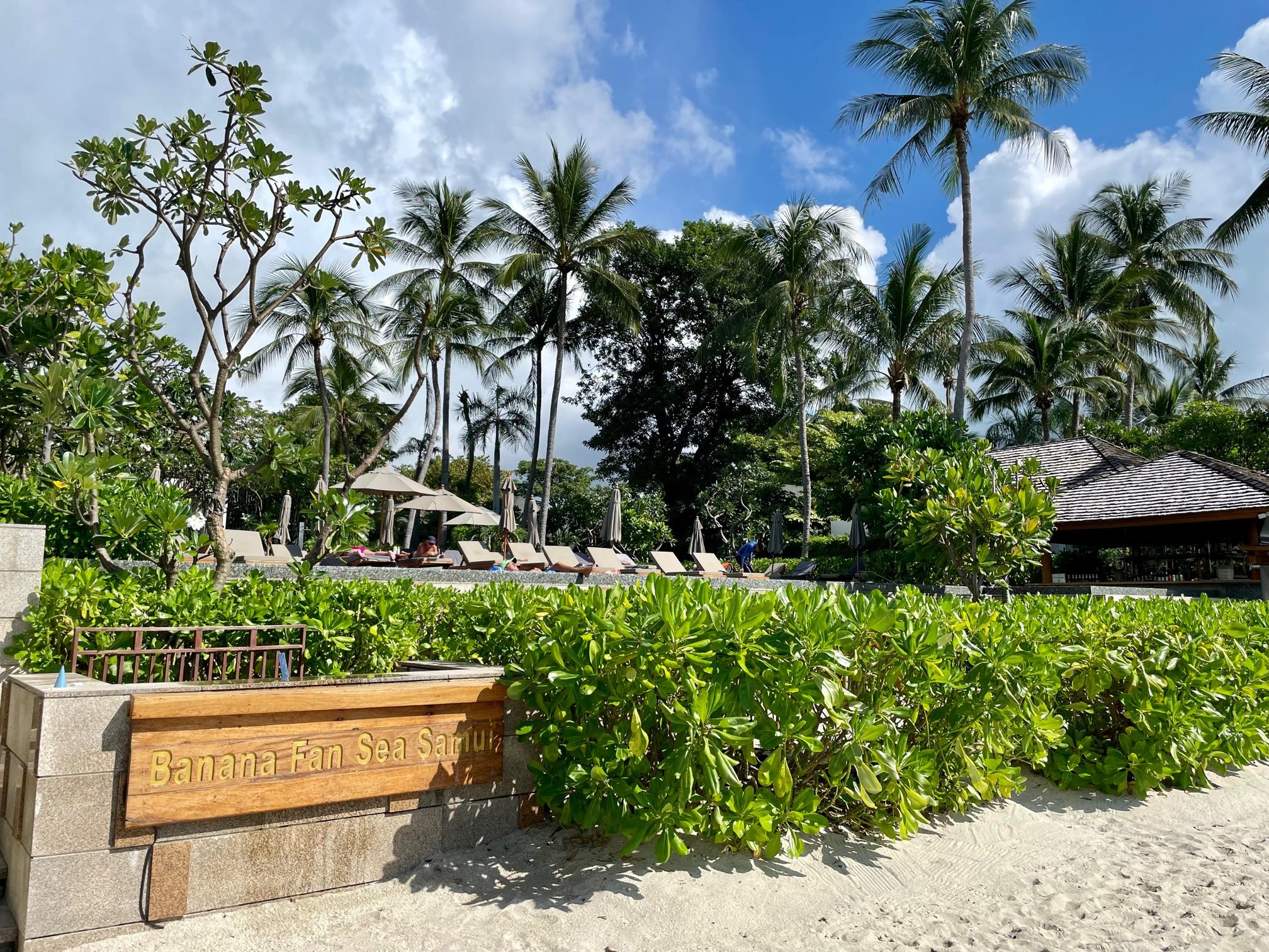 Panneau d'indication de l'hôtel (plage)