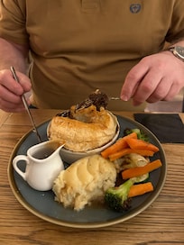 Great steak and ale pie