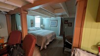 Lower floor bed