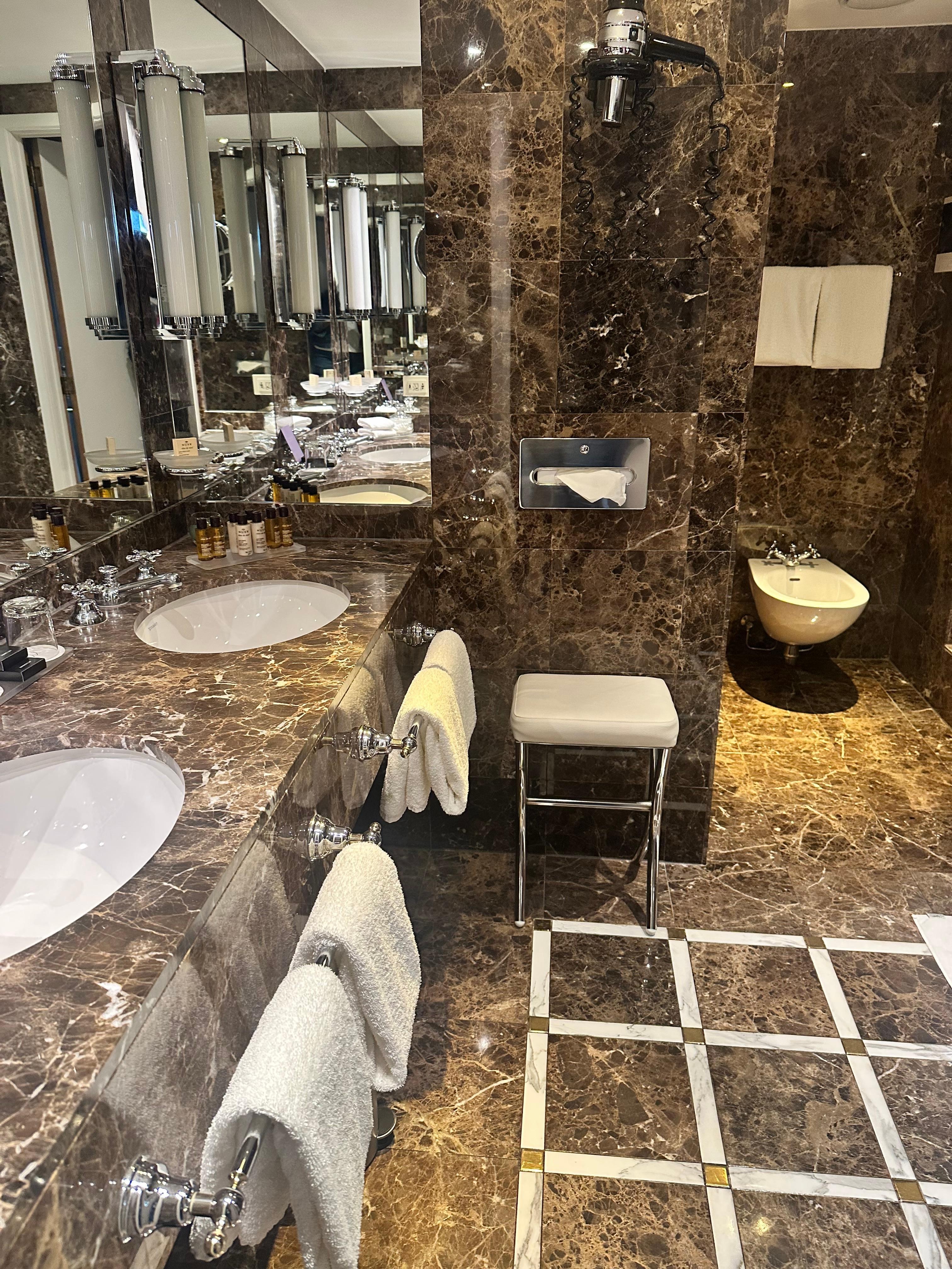 Suite Royale Bathroom