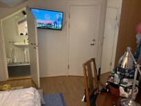 Litet gullig dusch och toa!