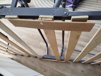 Vue de la réparation de l'autre côté du lit