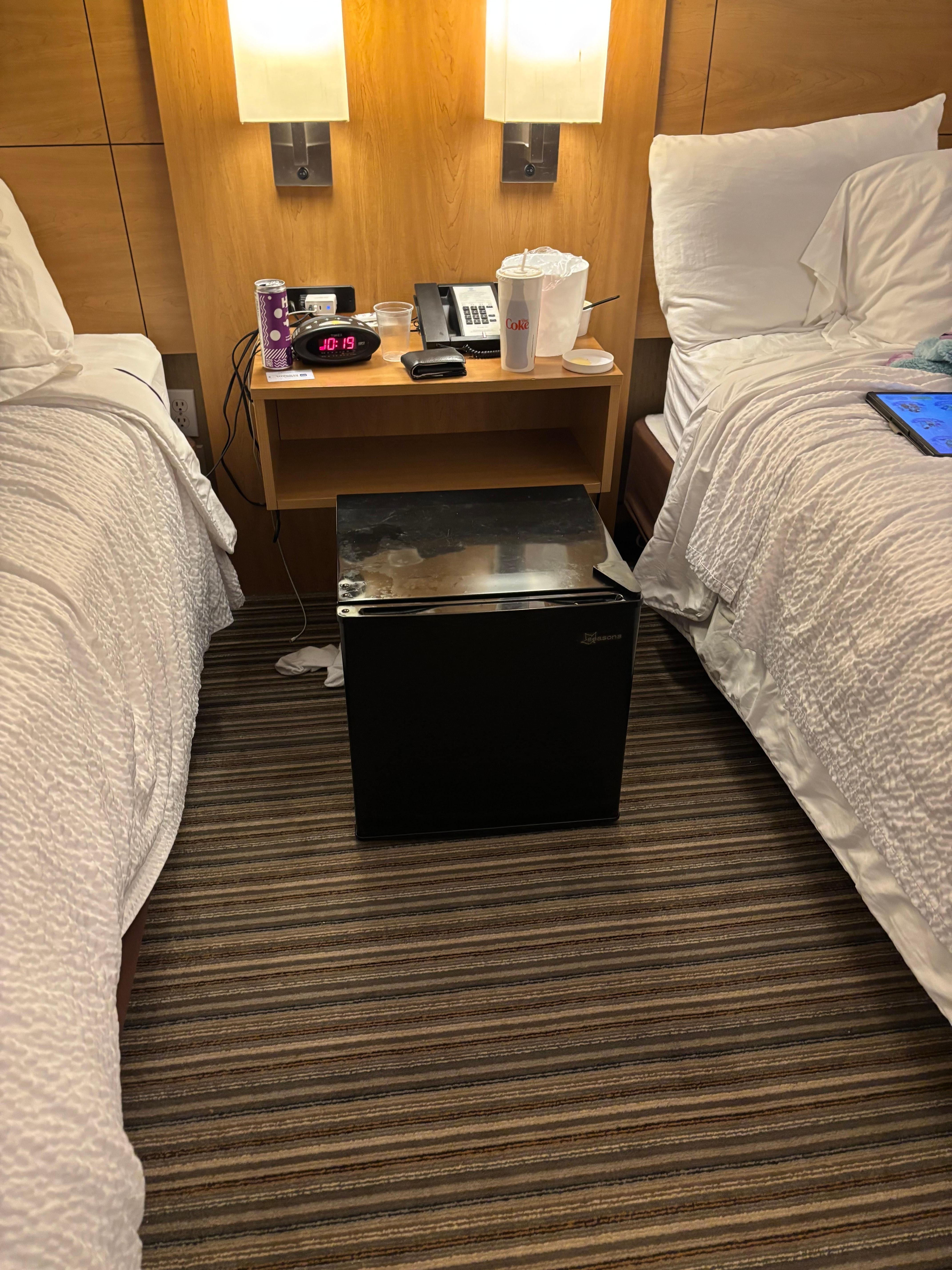 This is how they solve the problem of an overloaded power outlet