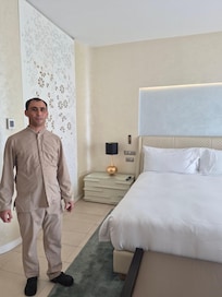 Le Majordome Mr Moustapha !