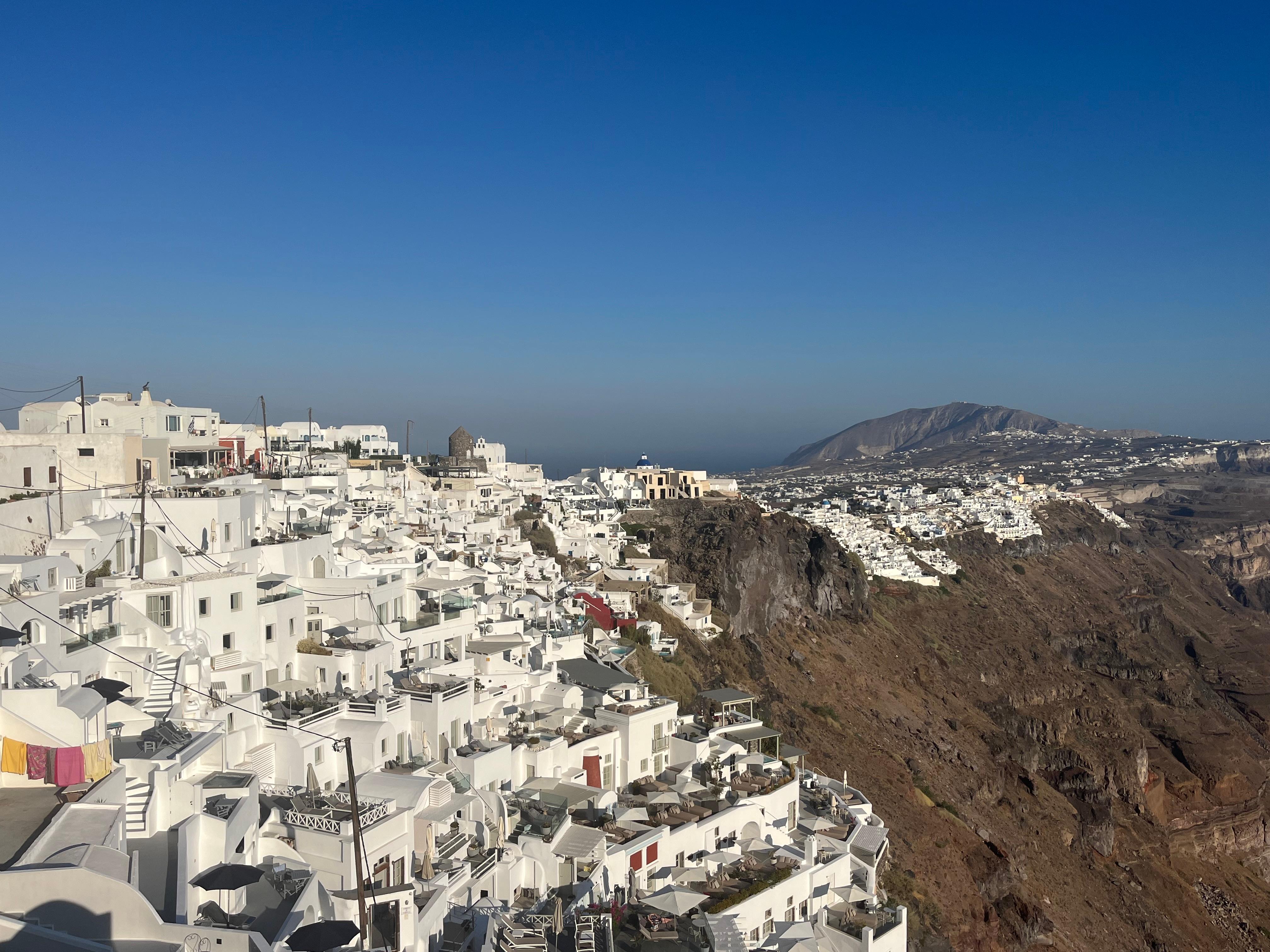 View back towards Thira