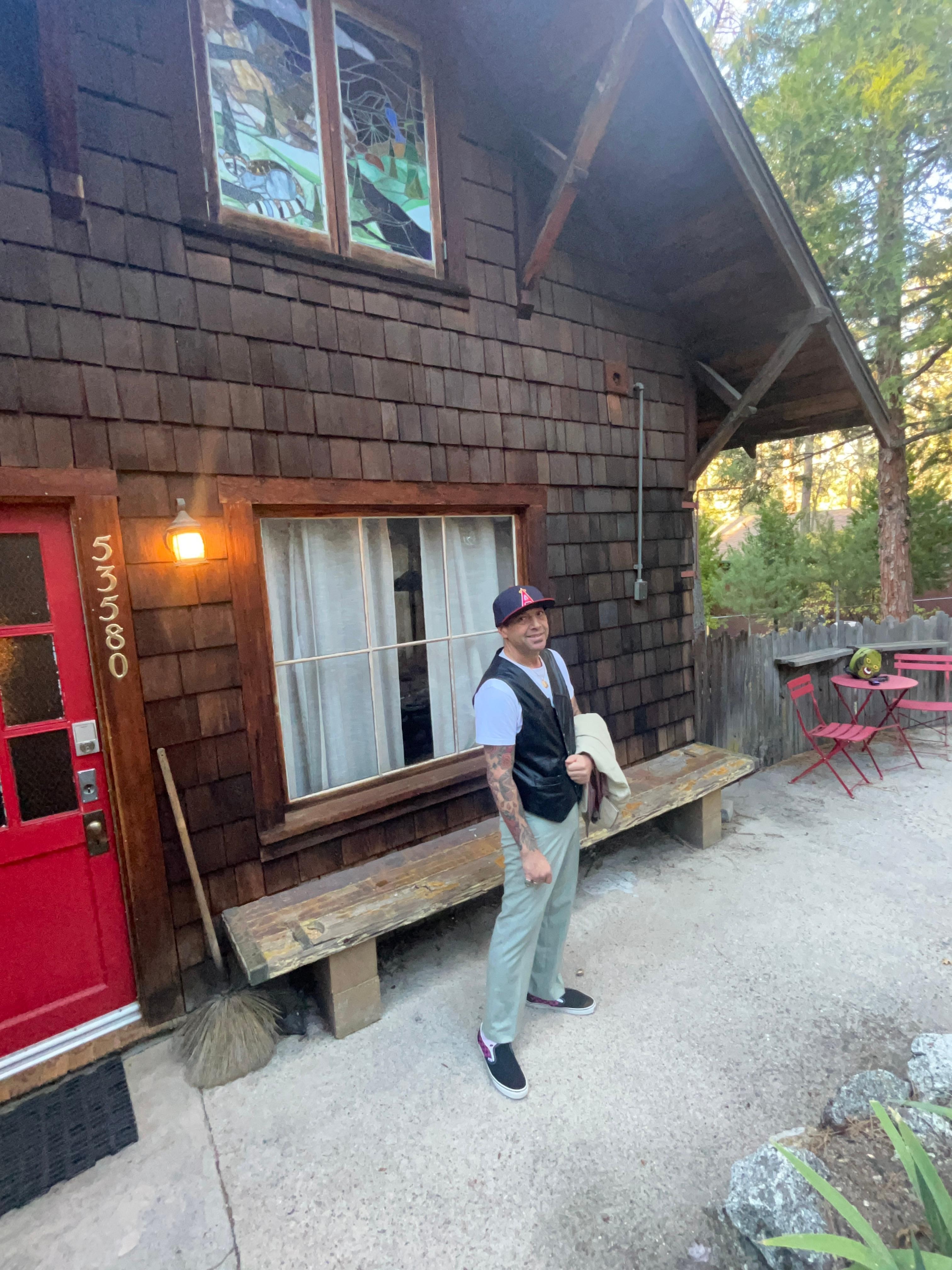 Perfect exclusion privacy, but connected