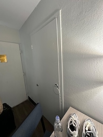 Connecting room door would not lock