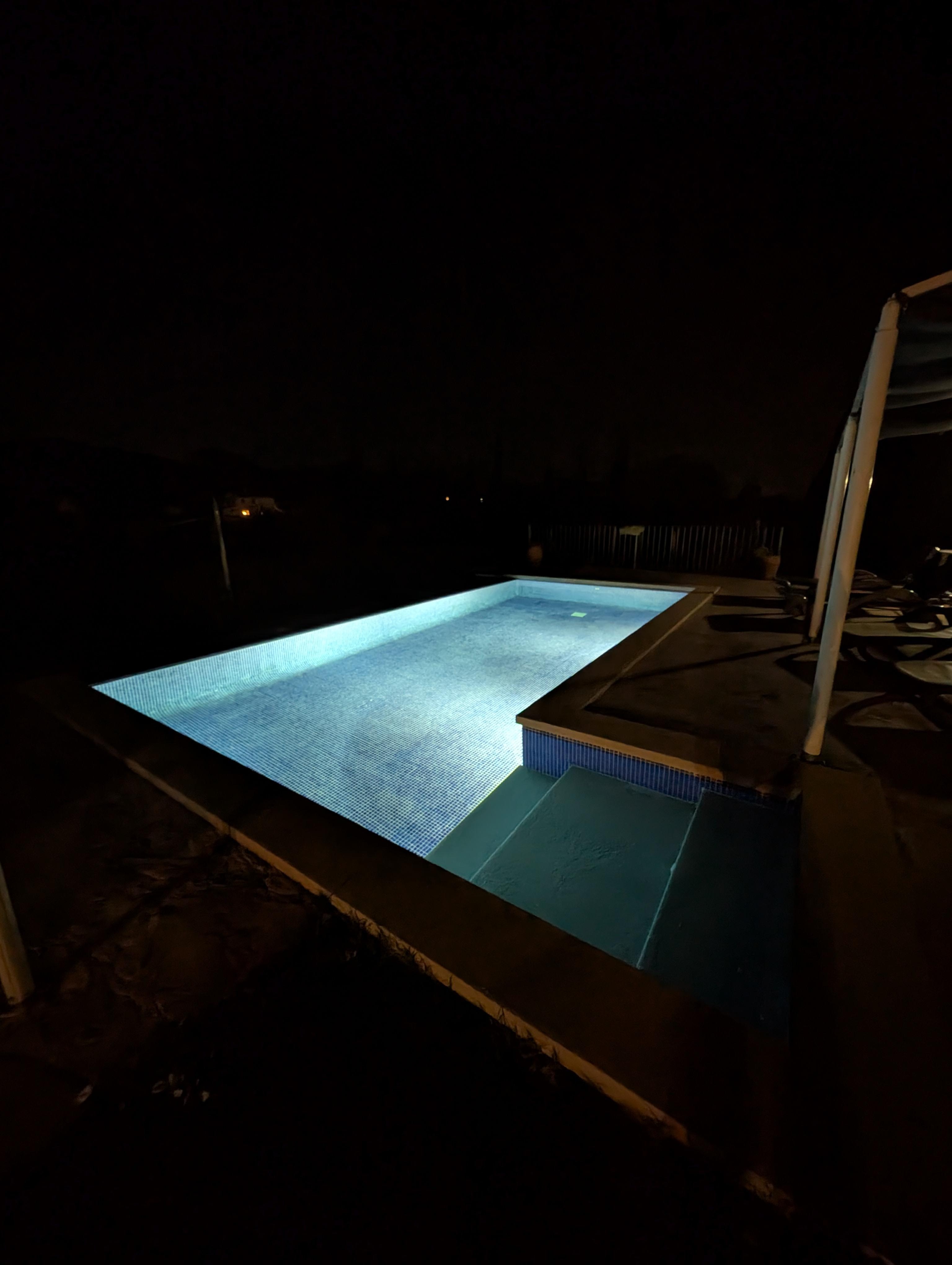 Pool mit Beleuchtung 