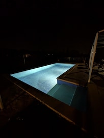 Pool mit Beleuchtung