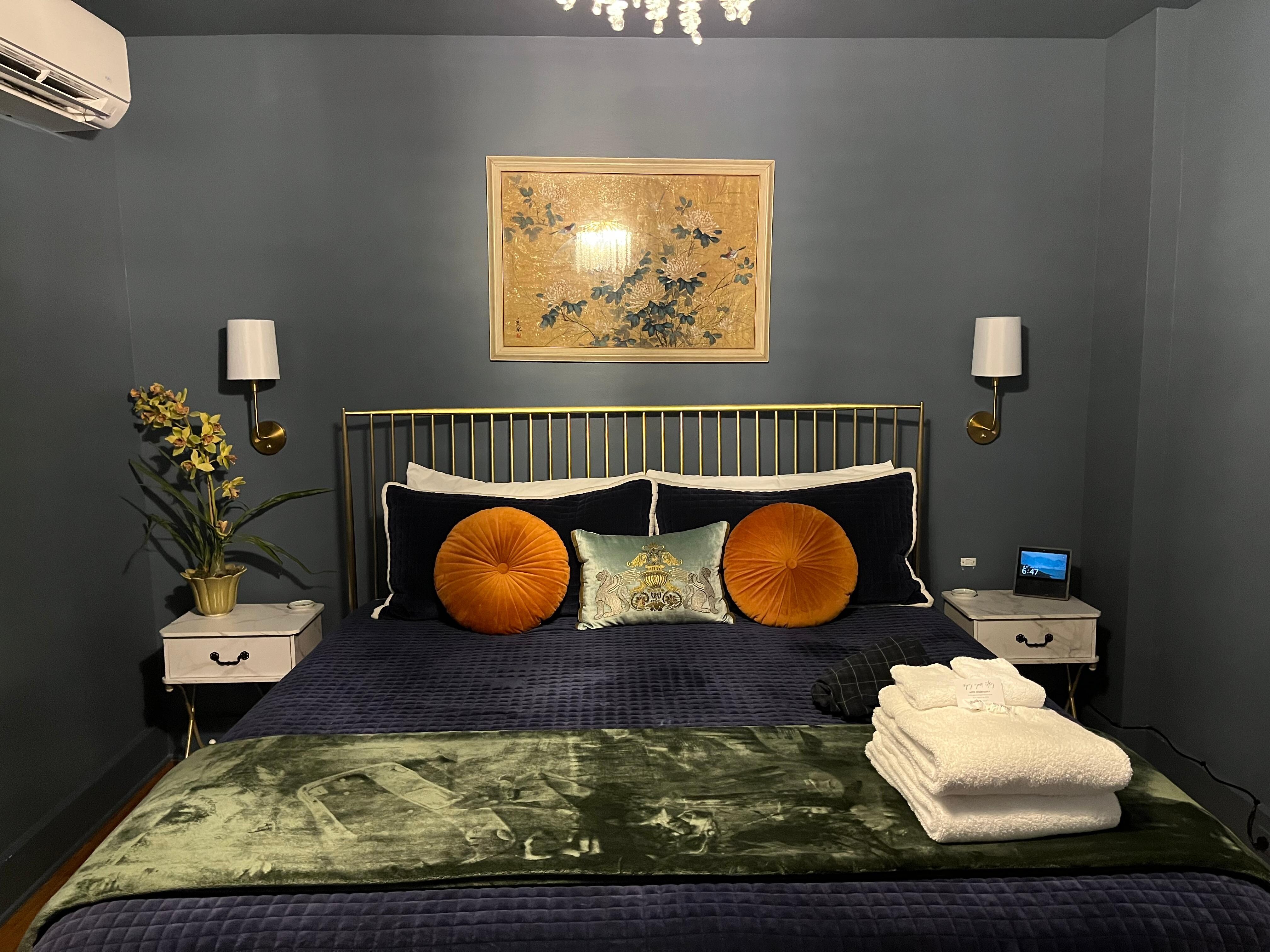 Man bedroom looking south