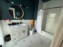 Just sunlight inside the front en-suite