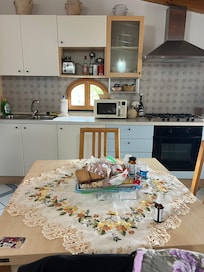 Lovely hand made embroidered table coverket
