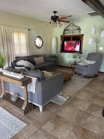 The pictures online was just as it was and the place was clean and cozy. My wife and I enjoyed it.