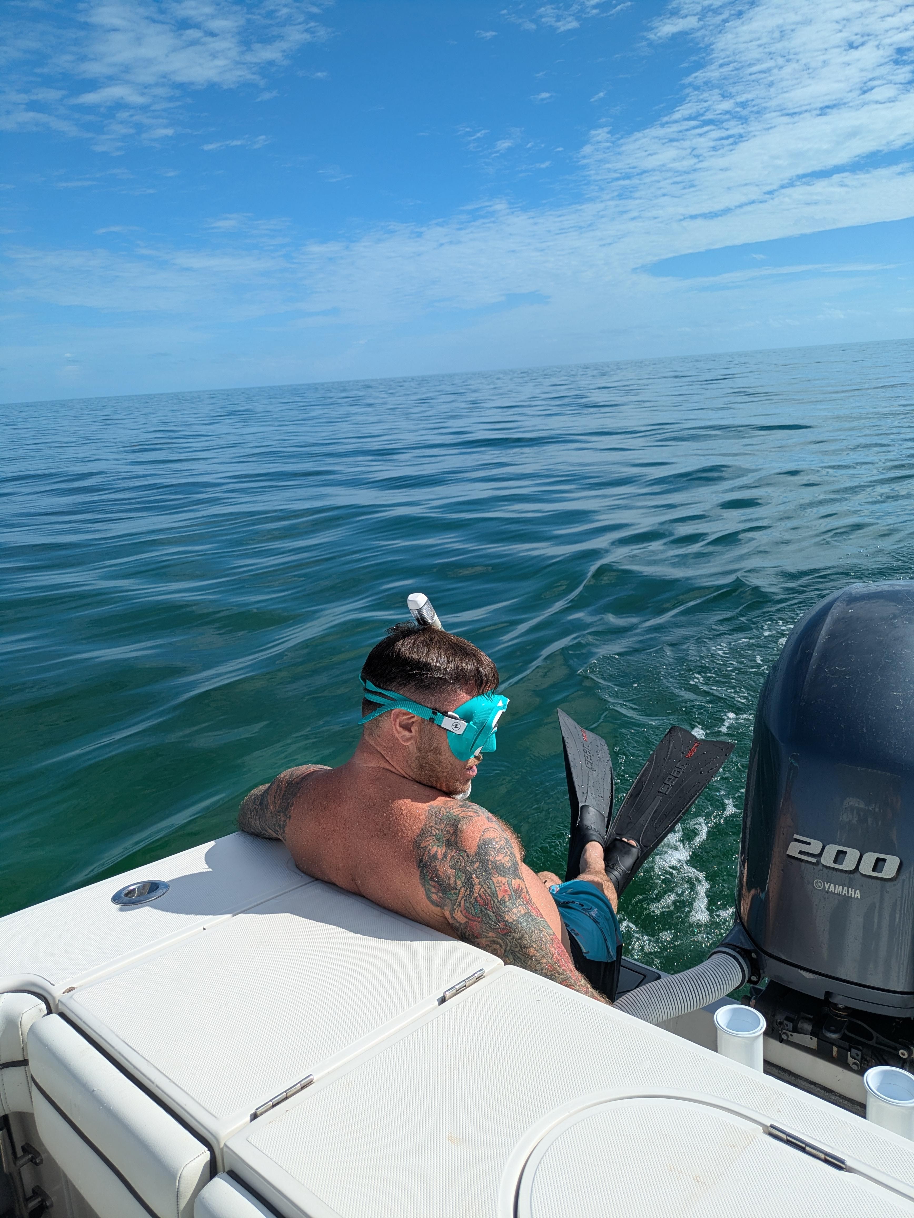 Perfect location to get to fishing and diving spots nearby. You can bring your own boat and have an assigned slip too.