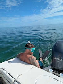 Perfect location to get to fishing and diving spots nearby. You can bring your own boat and have an assigned slip too.