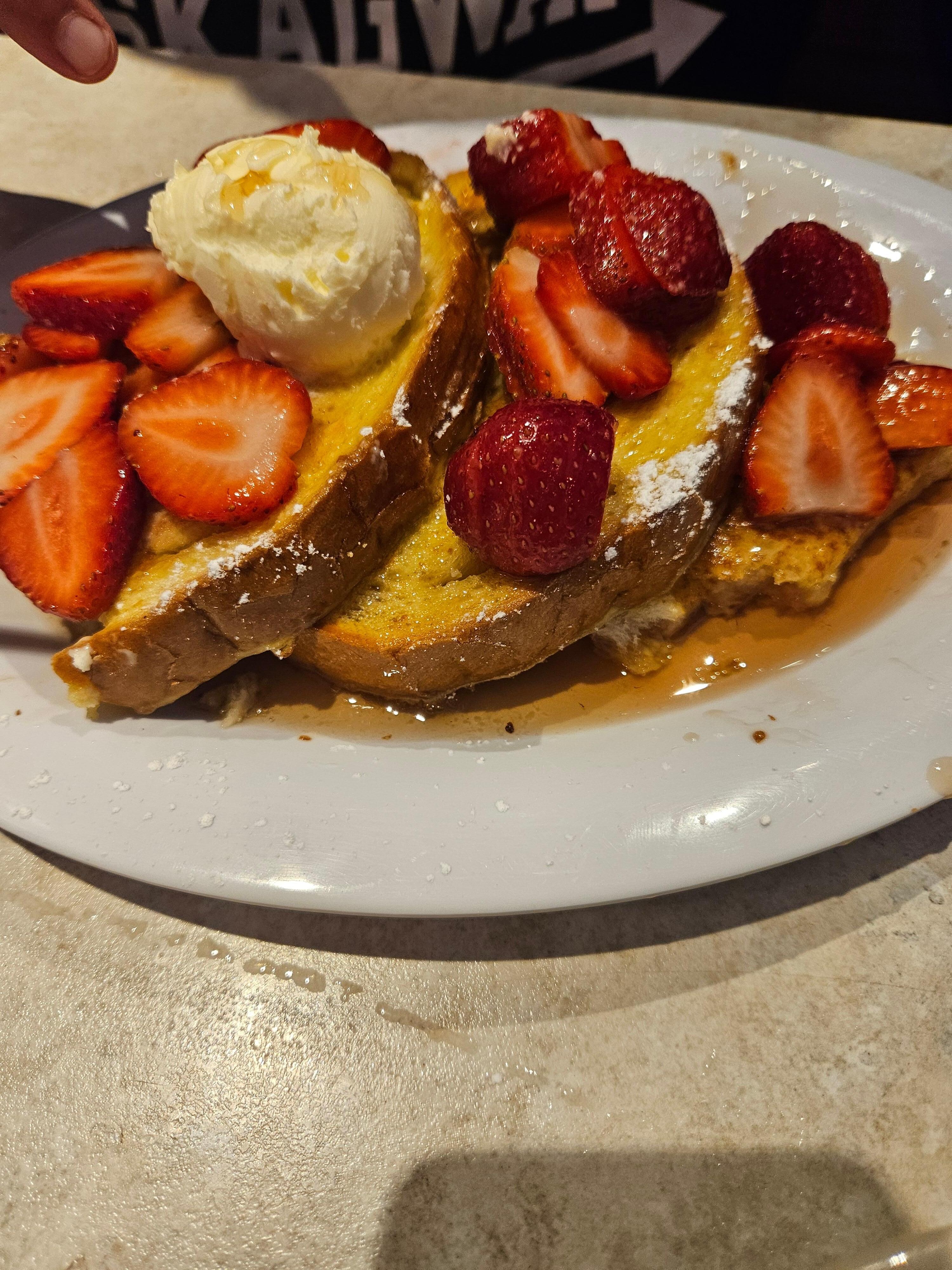 Great food at Crestwood restaurant. Also a short walk