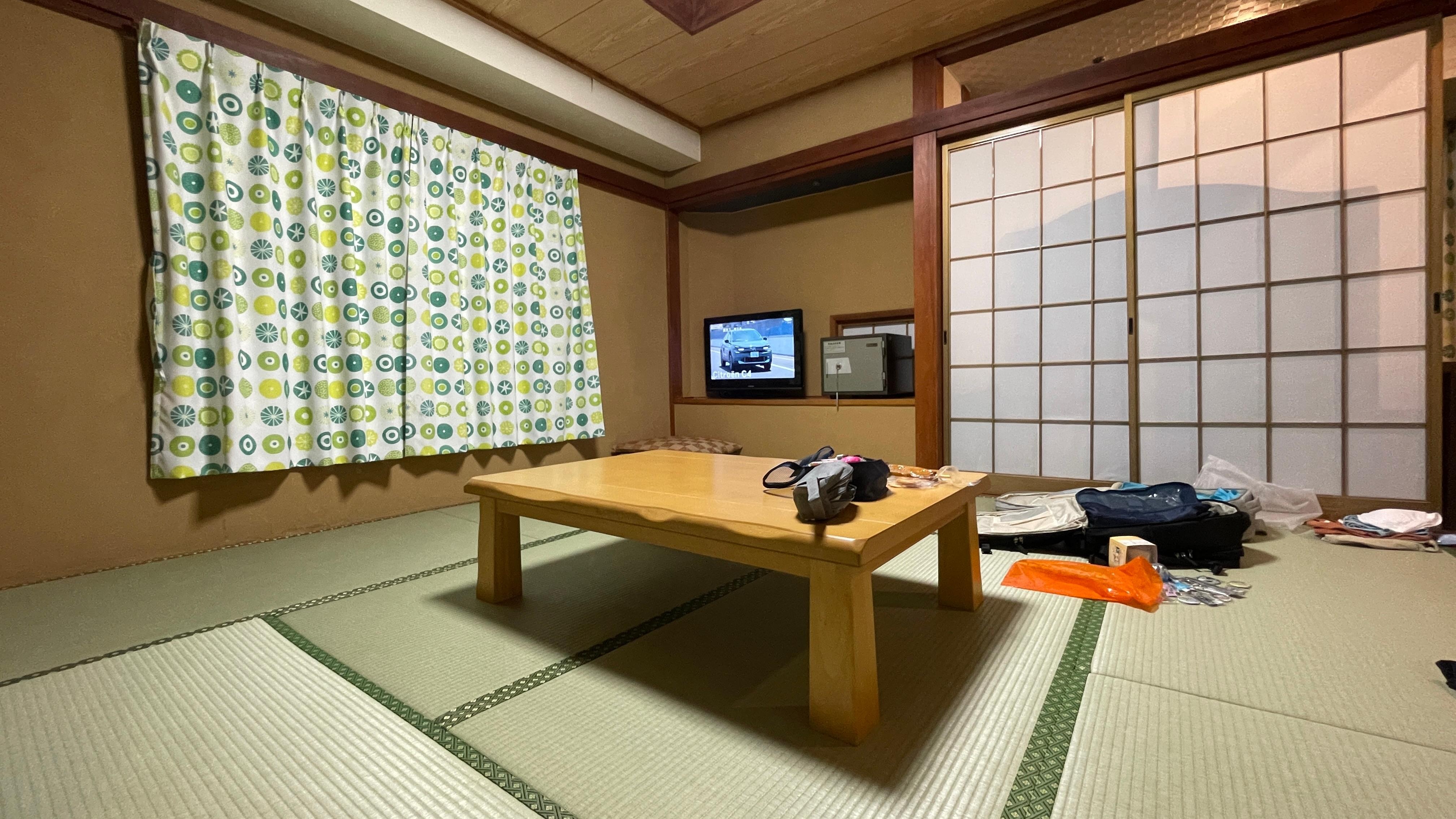 房間寬敞，其中約2/3是日式榻榻米。