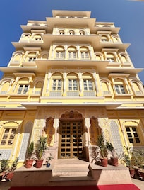 Front entrance to the property